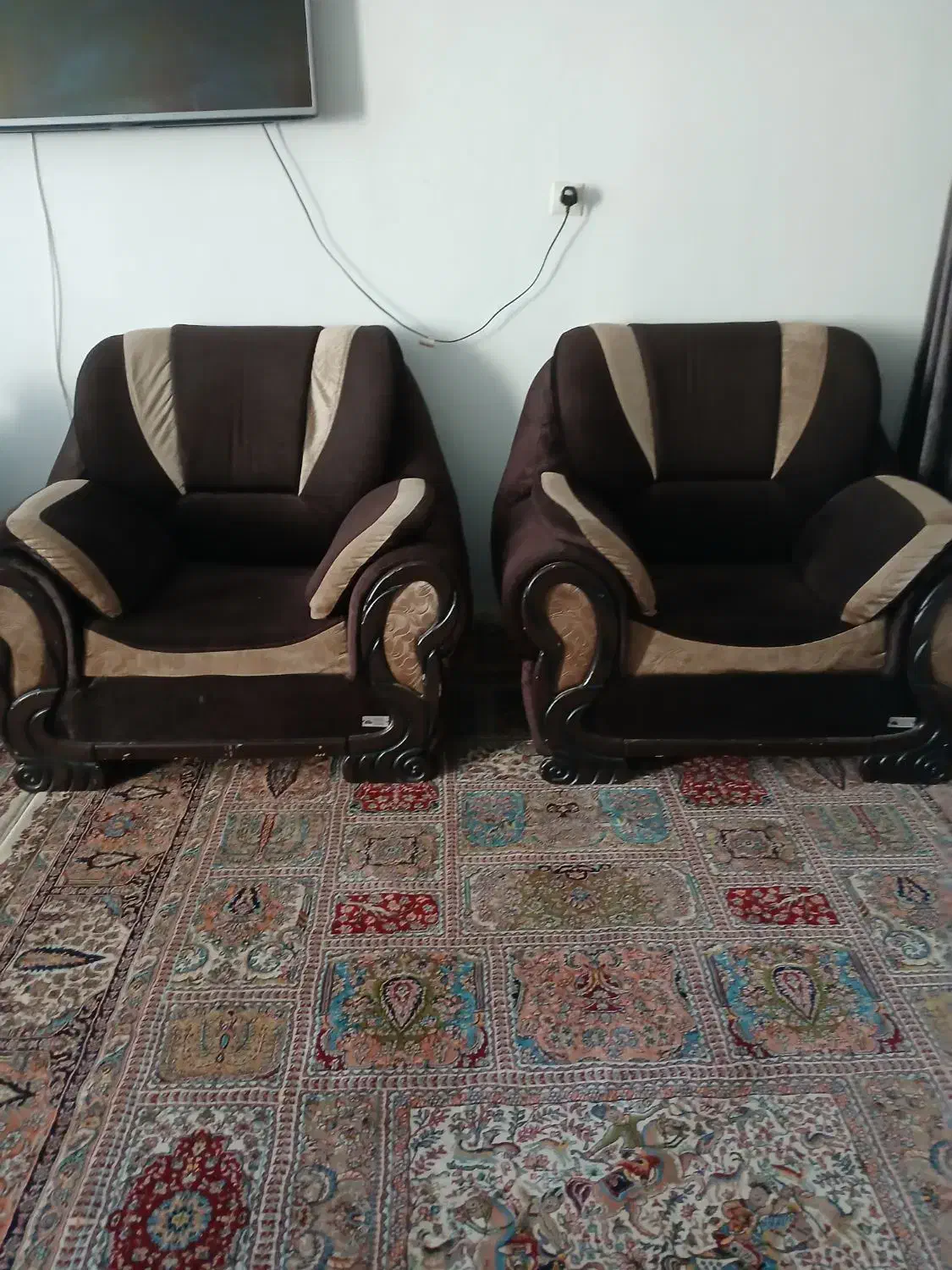 مبل|مبلمان خانگی و میز عسلی|قائن, |دیوار