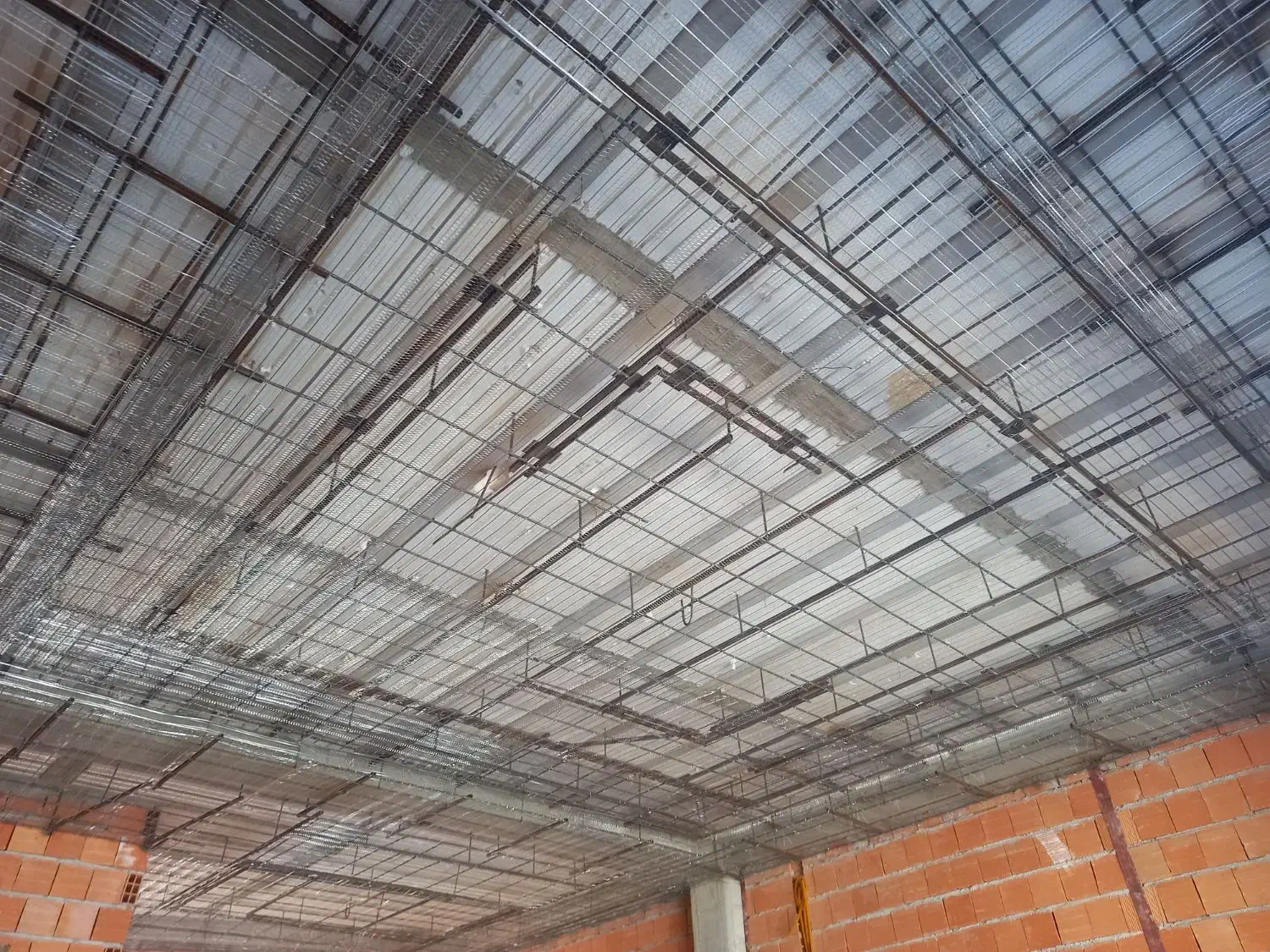 جوشکاری سقف کاذب خانه خود را به ما بسپارید|خدمات پیشه و مهارت|قائمشهر, |دیوار