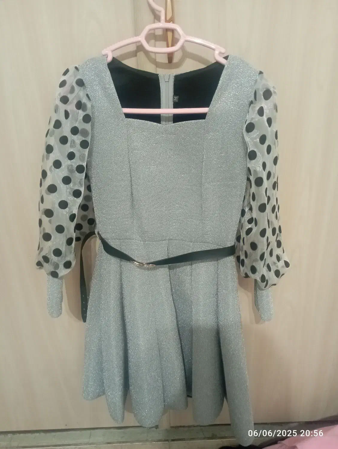 لباس فروشی|لباس|فردوس (خراسان), |دیوار