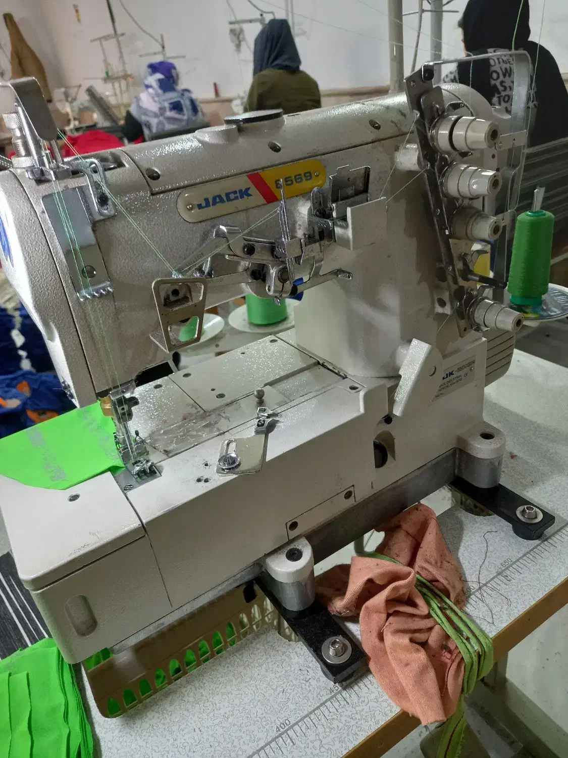 سردوزکار خانم .|استخدام صنعتی، فنی، مهندسی|مشهد, رده|دیوار