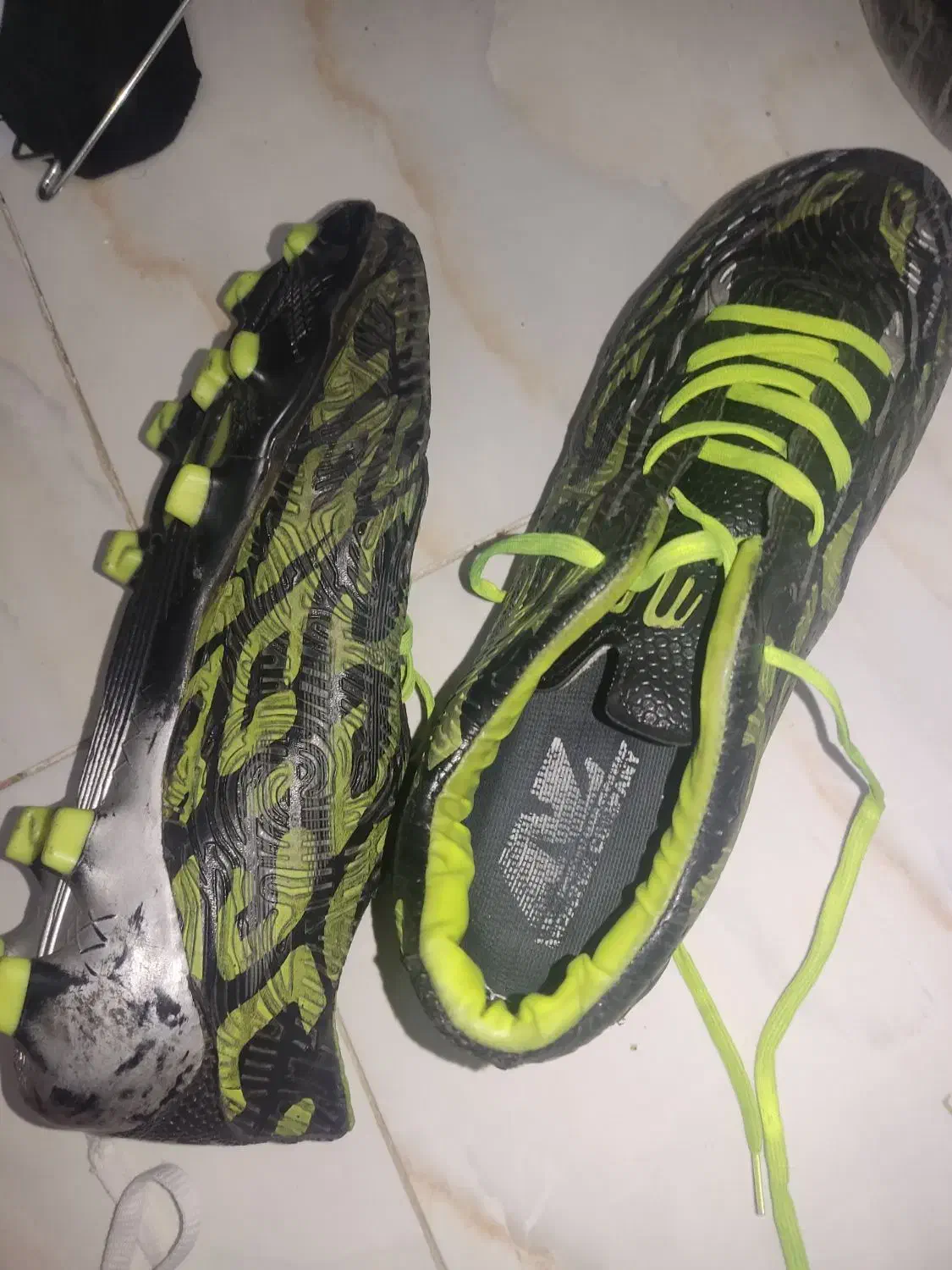 کفش فوتبال|تجهیزات ورزشی|تربت‌حیدریه, فرمانداری|دیوار