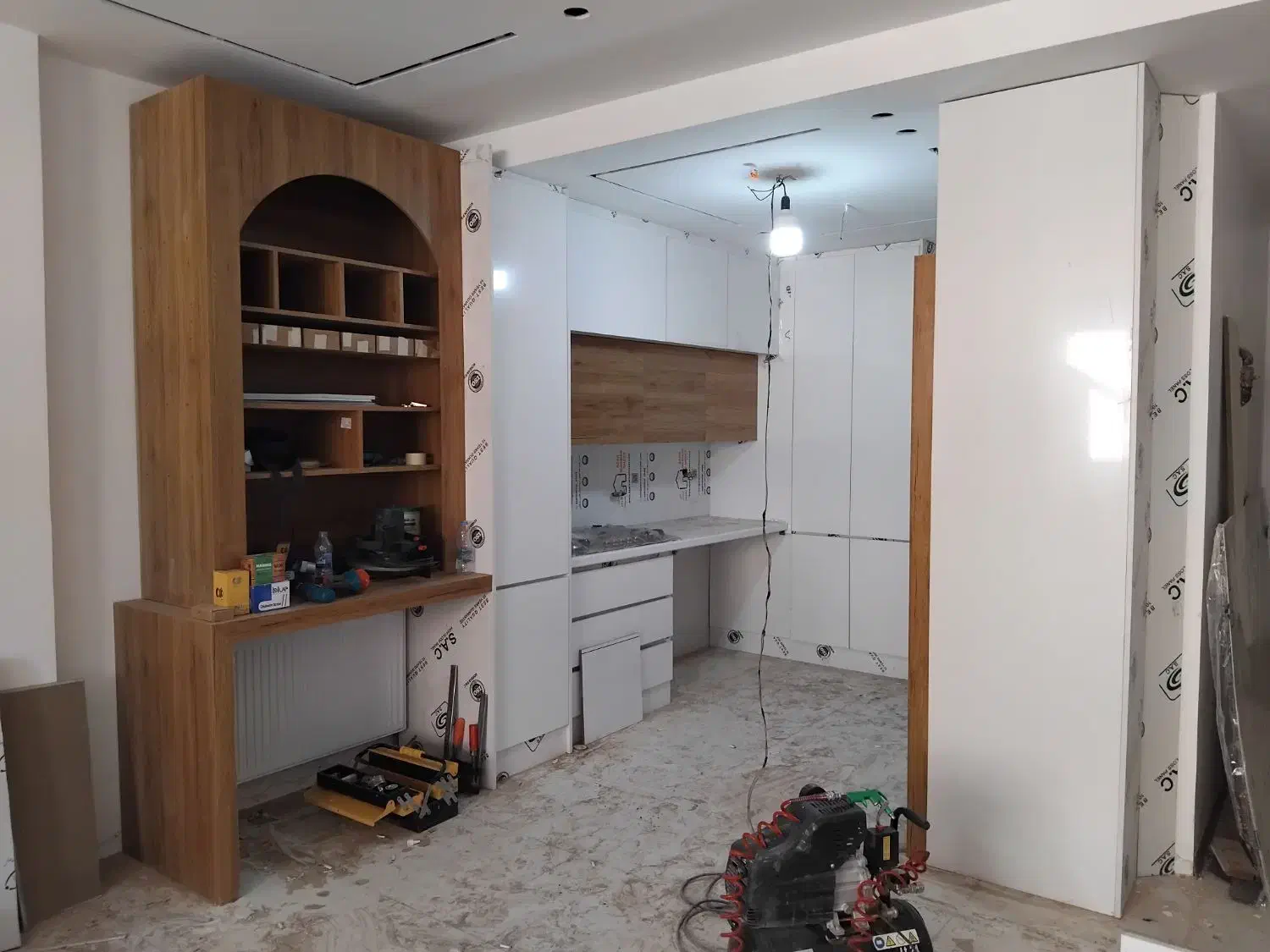 شاگرد کمک نصب کابینت|استخدام معماری، عمران و ساختمانی|یزد, |دیوار