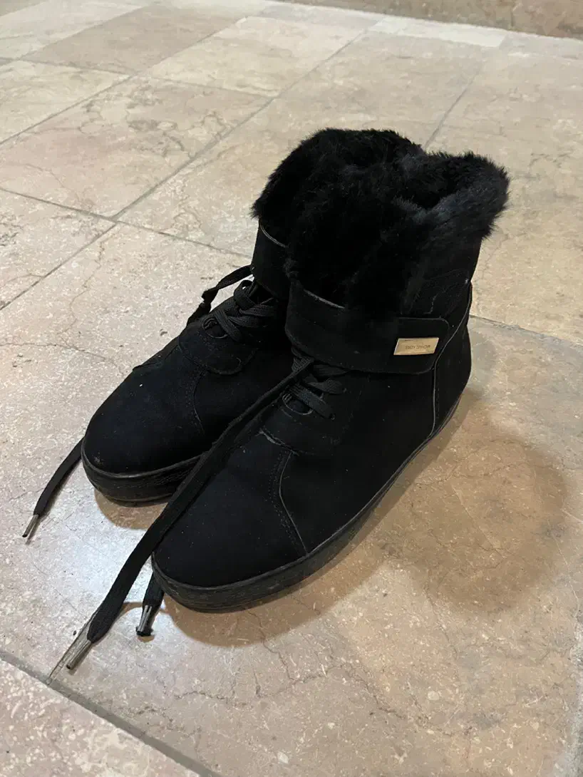 نیم بوت دخترانه|کیف، کفش، کمربند|کرج, آق تپه|دیوار