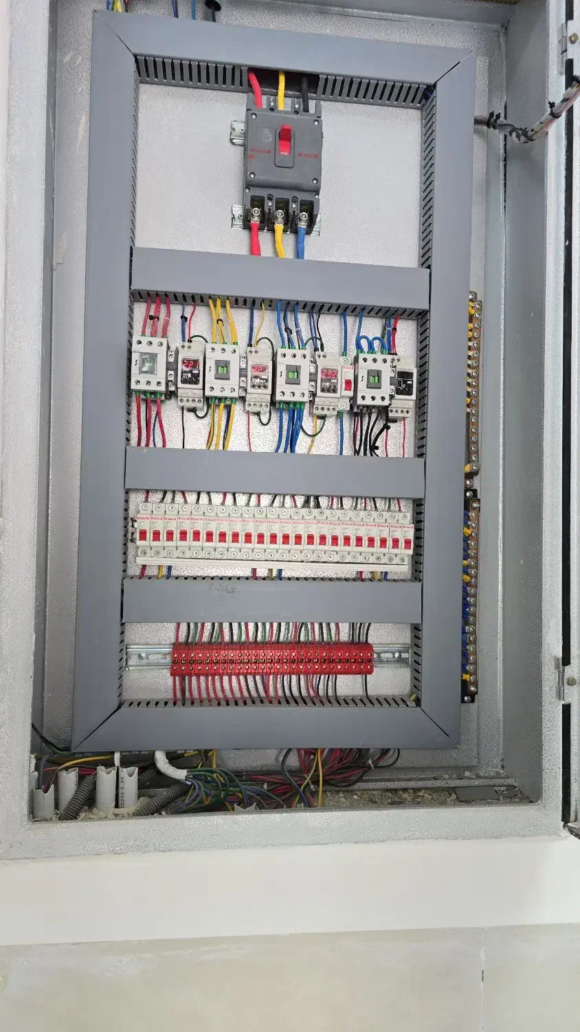 خدمات فنی برقکاری و تاسیسات خانگی (کولر. یخچال )|خدمات پیشه و مهارت|بهبهان, |دیوار