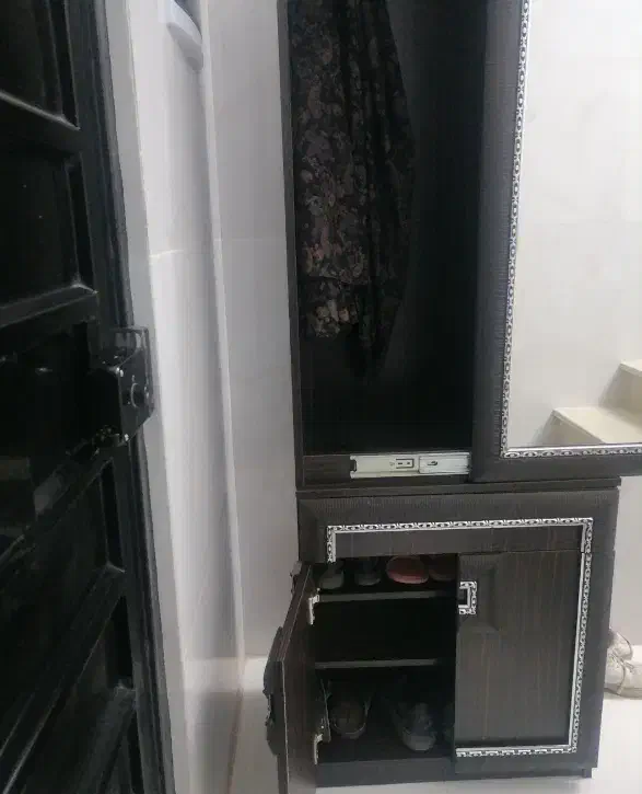 جا کفشی اینه دار و جالباسی دارد|جاکفشی، کمد، دراور|اردکان, |دیوار