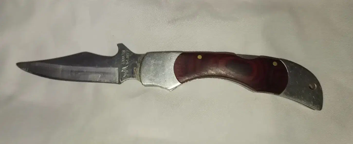 یک عدد چاقوی آمریکایی باکیفیت قیمت مناسب|کلکسیون و سرگرمی|کرمان, |دیوار