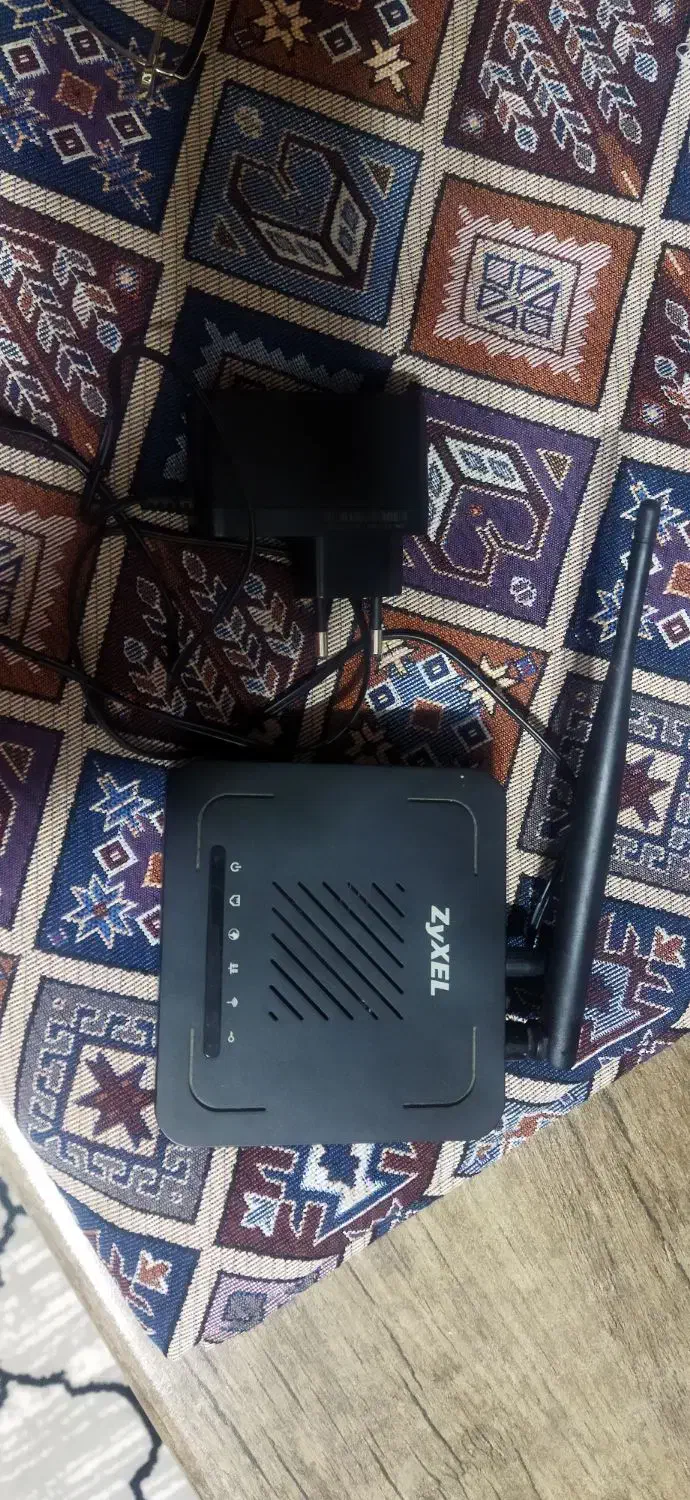 مودم زایکسل کاملا سالم به همراه آداپتور|مودم و تجهیزات شبکه|فومن, |دیوار