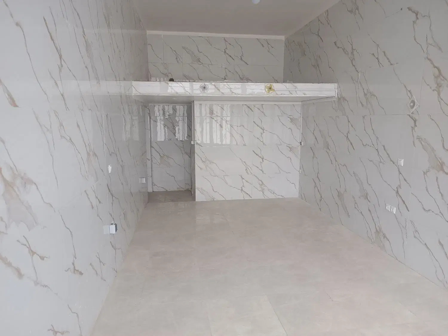 مغازه جهت اجاره قلعه حاتم|اجارهٔ مغازه و غرفه|بروجرد, |دیوار