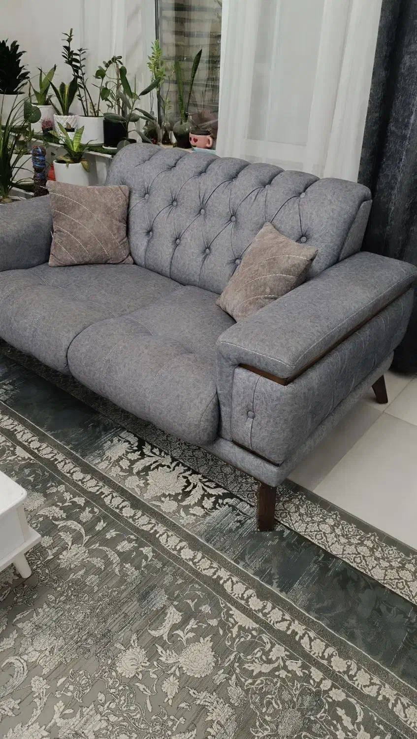 مبل ۷ نفره.فوق العاده تمیز و با کیفیت.|مبلمان خانگی و میز عسلی|شیراز, علی آباد|دیوار