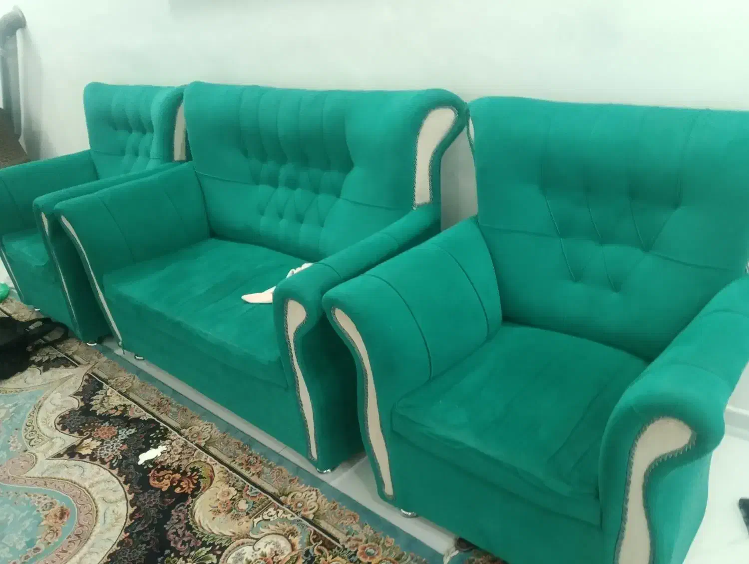 مبل هفت نفره سالم|مبلمان خانگی و میز عسلی|رشت, لاکان شهر|دیوار