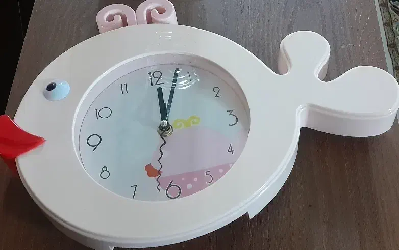 ساعت طرح ماهی|ساعت|کاشان, معلم|دیوار