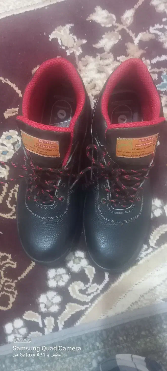 کفش  ایمنی  کار  استاندارد  ضد  آب  ضدحریق سایز۴۴|کیف، کفش، کمربند|دوگنبدان, |دیوار