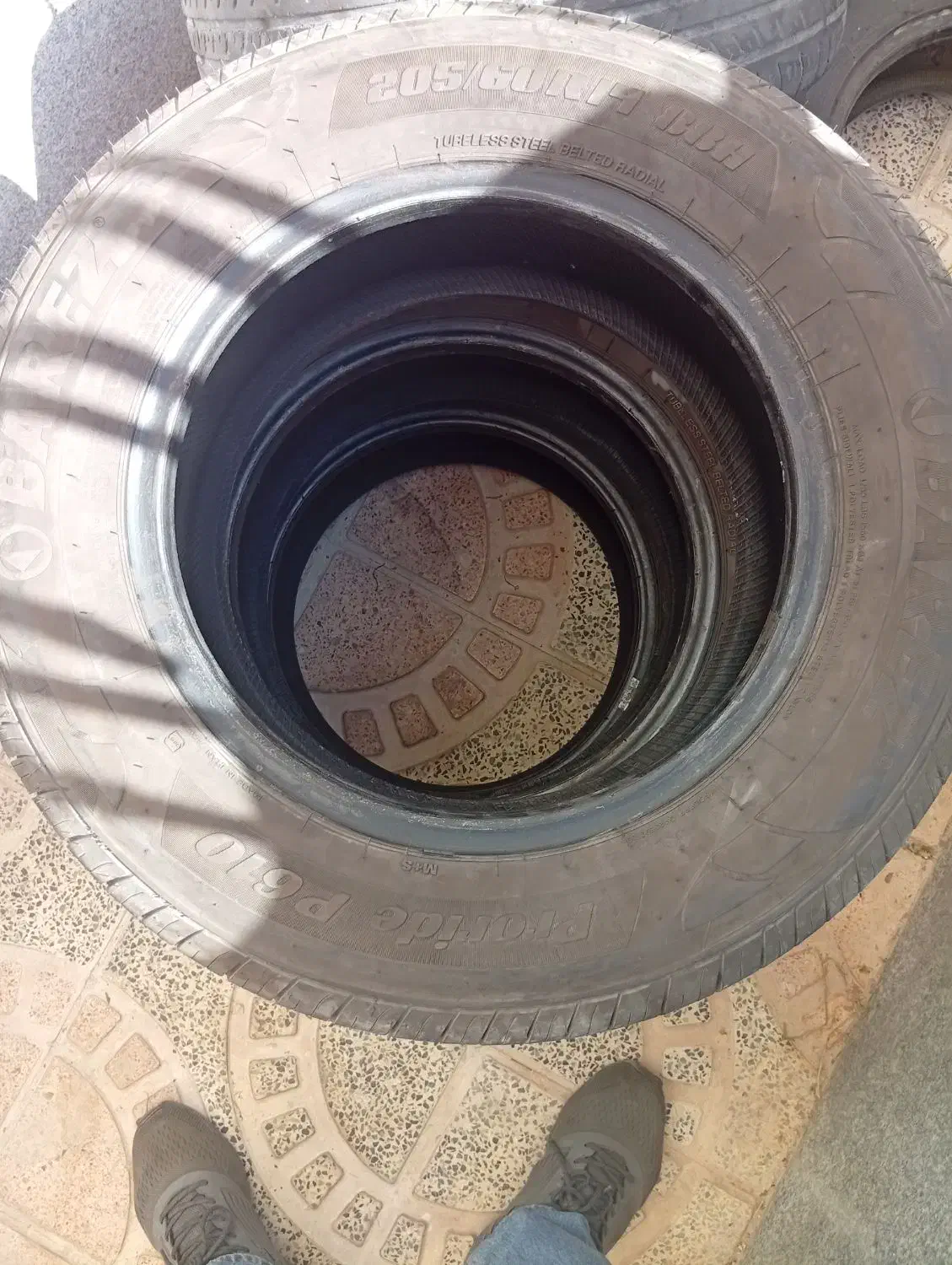 لاستیک 205 کار کرده چهار حلقه|قطعات یدکی و لوازم جانبی|صدرا-فارس, فاز ۱|دیوار