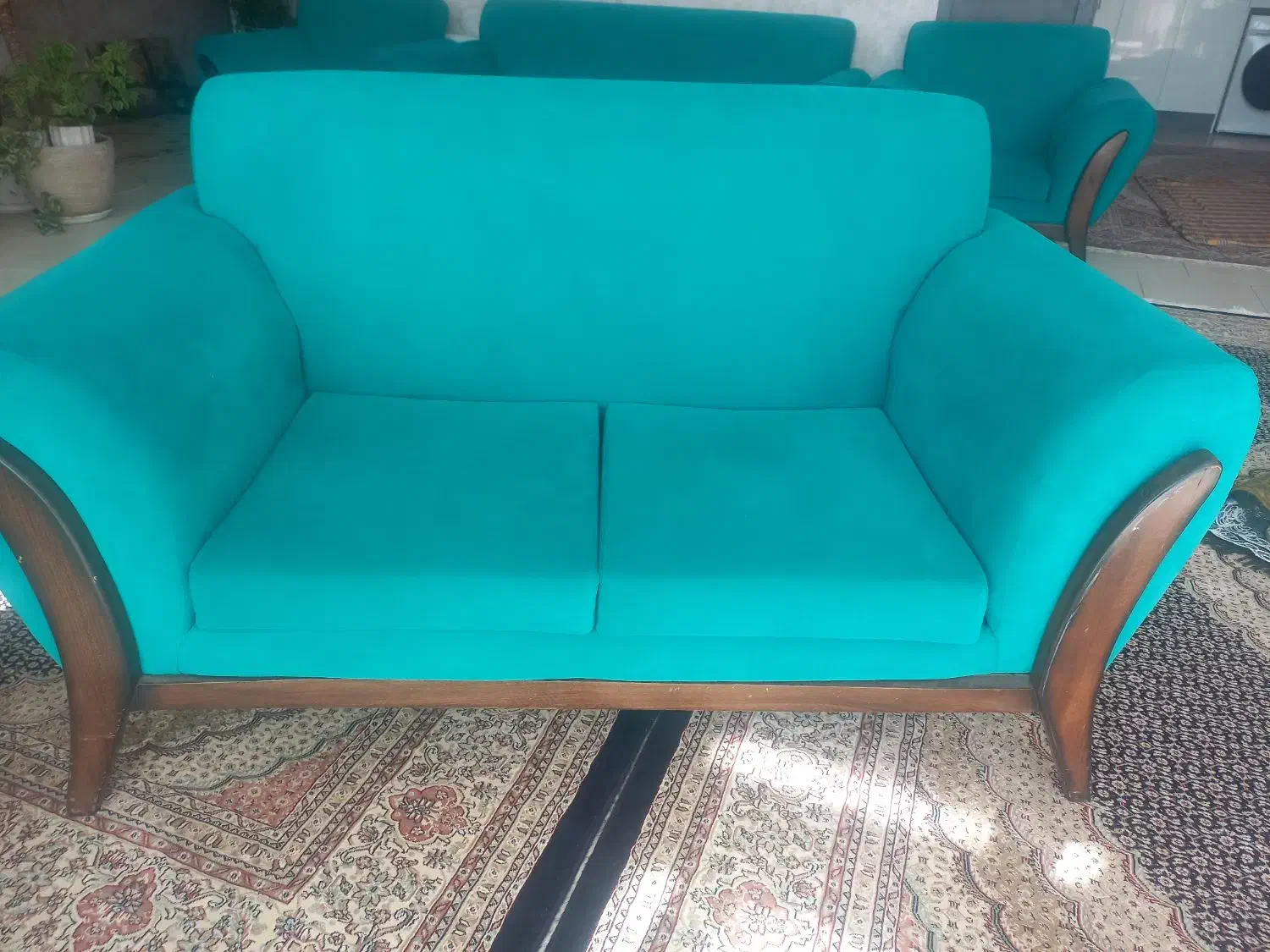 دو دست مبل ۷ نفره سلطنتی ۴ میلیون و راحتی ۶ تومن|مبلمان خانگی و میز عسلی|مبارکه, |دیوار