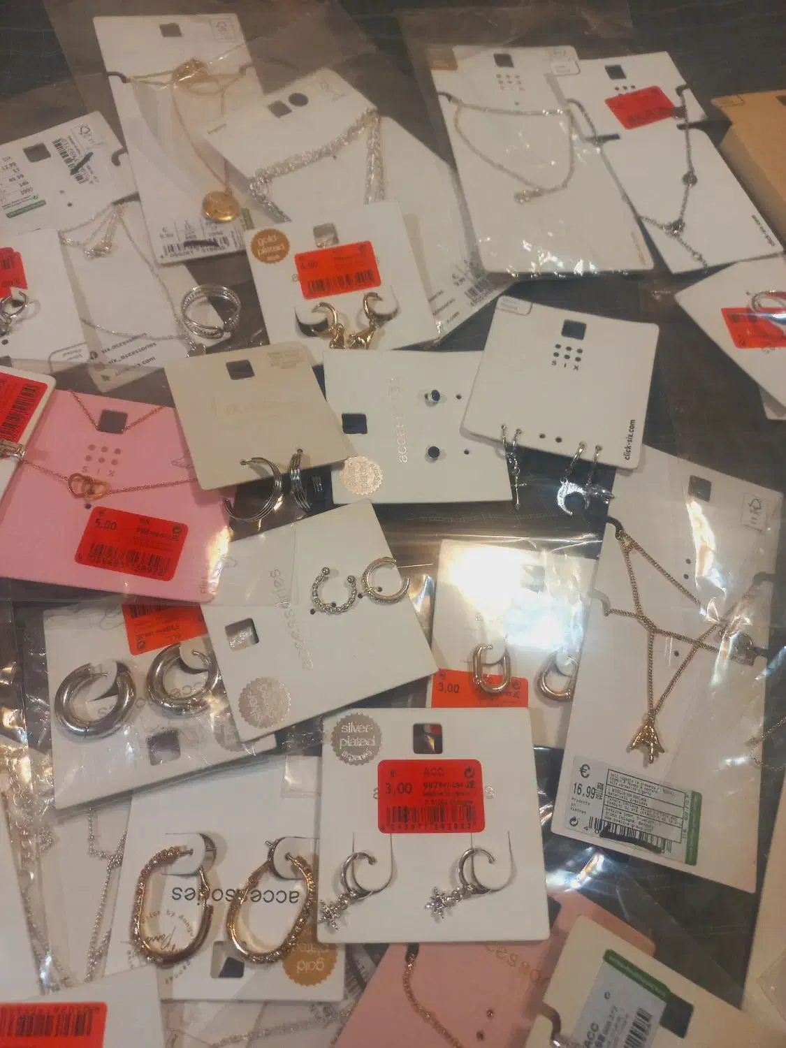 مقداری بدلیجات یکجا به قیمت فاکتور|بدلیجات|کرج, دولت‌آباد|دیوار