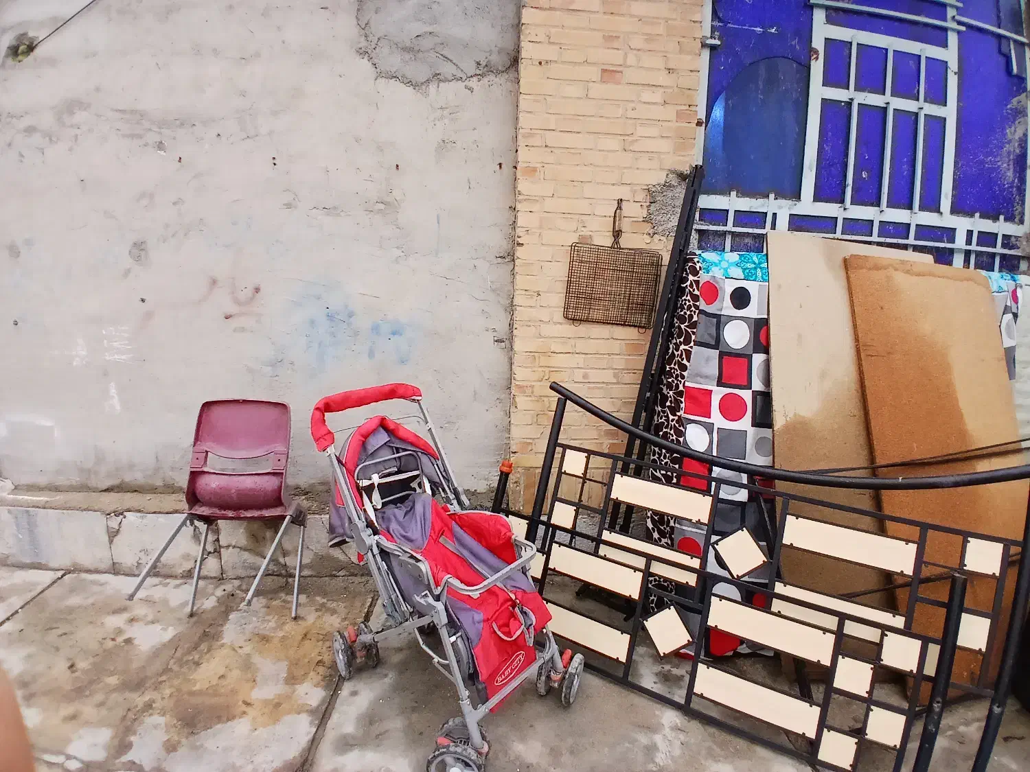 تخت دونفره کاملا تمیز ونویک ملیون تشکشم مجانیه|تخت و سرویس خواب|رامهرمز, |دیوار