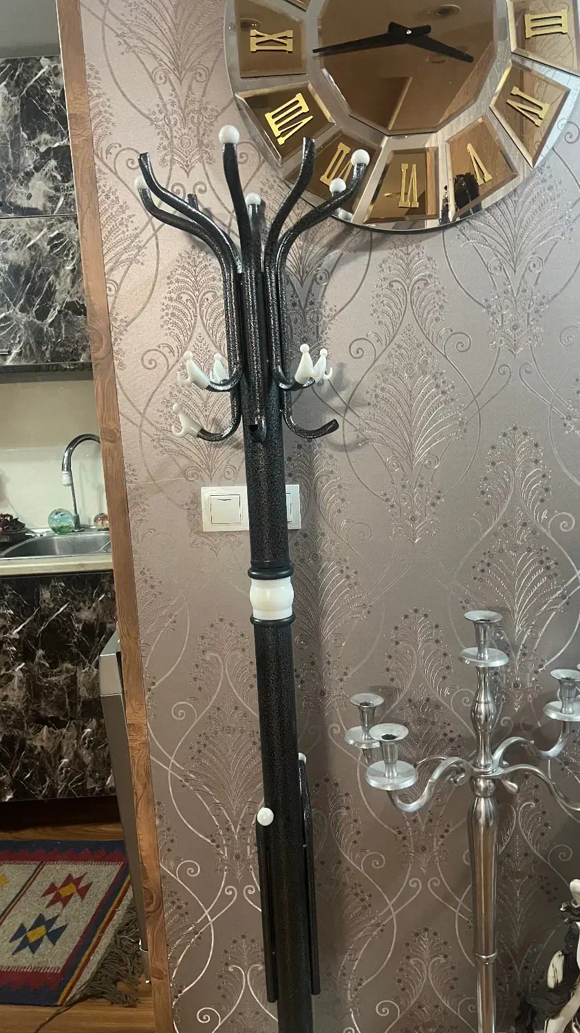 چوب لباسی|بندرخت و رخت‌آویز|شیراز, ریشمک|دیوار