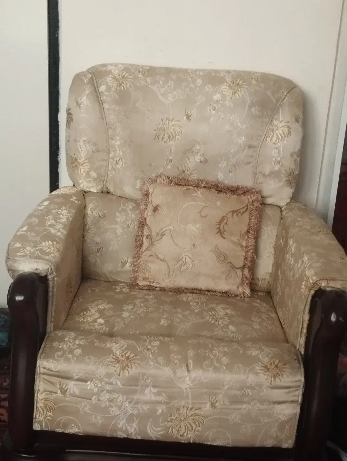 مبل هفت نفره همراه با جلو مبل (میز)|مبلمان خانگی و میز عسلی|مرند, |دیوار