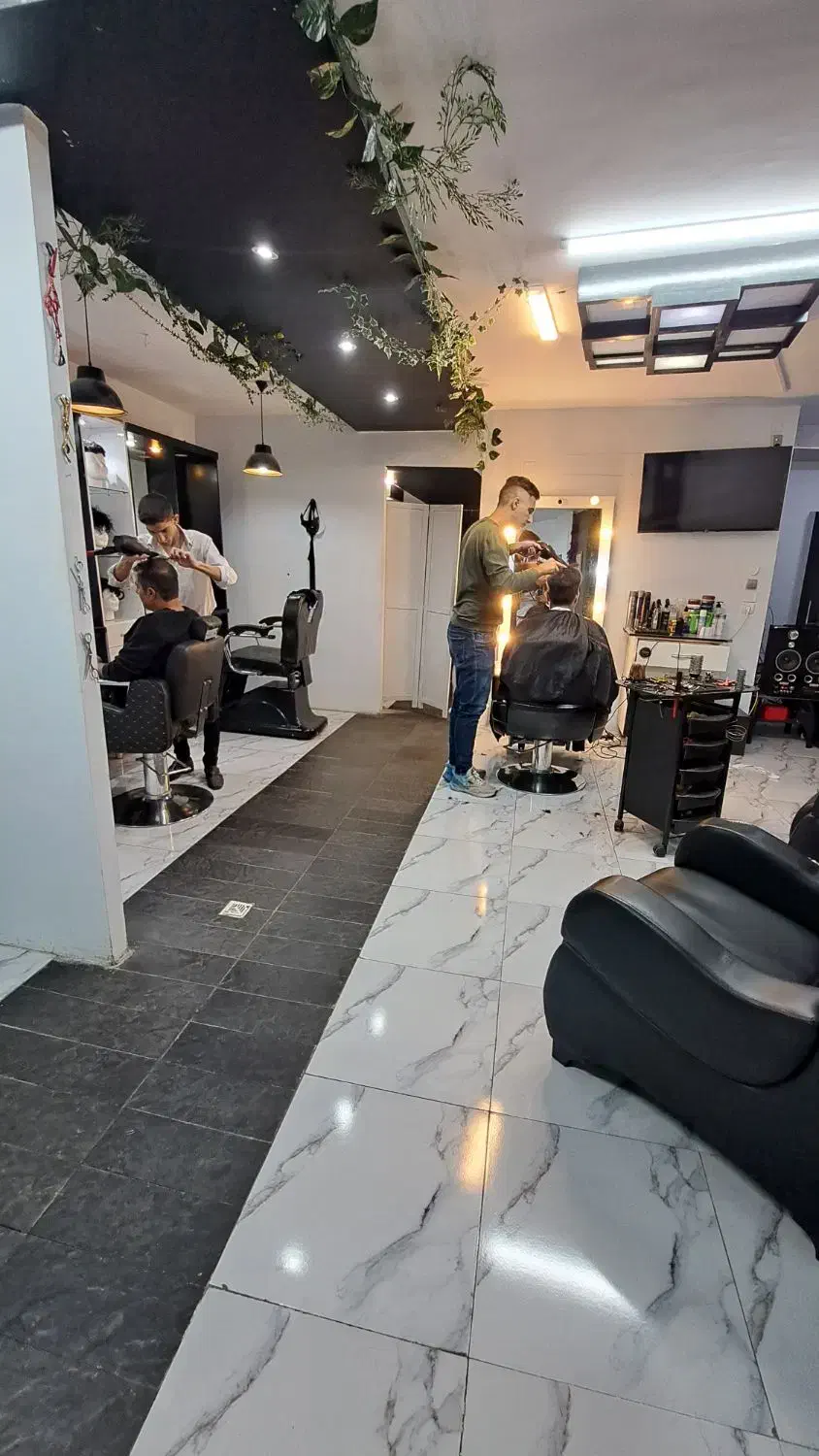 جذب ارایشگر و دستیار ارایشگر اقا|استخدام درمانی، زیبایی، بهداشتی|تبریز, |دیوار