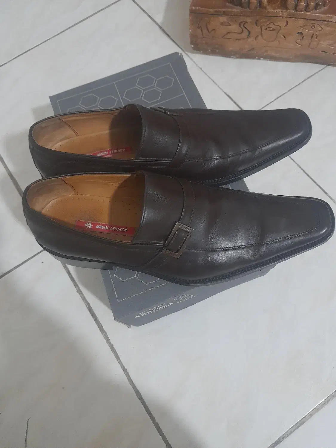 کفش مجلسی نوین چرم|کیف، کفش، کمربند|ری, شهادت|دیوار