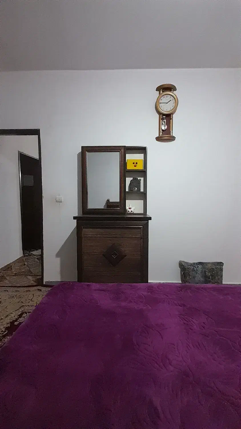 آینه دلاور|آینه|نور, |دیوار