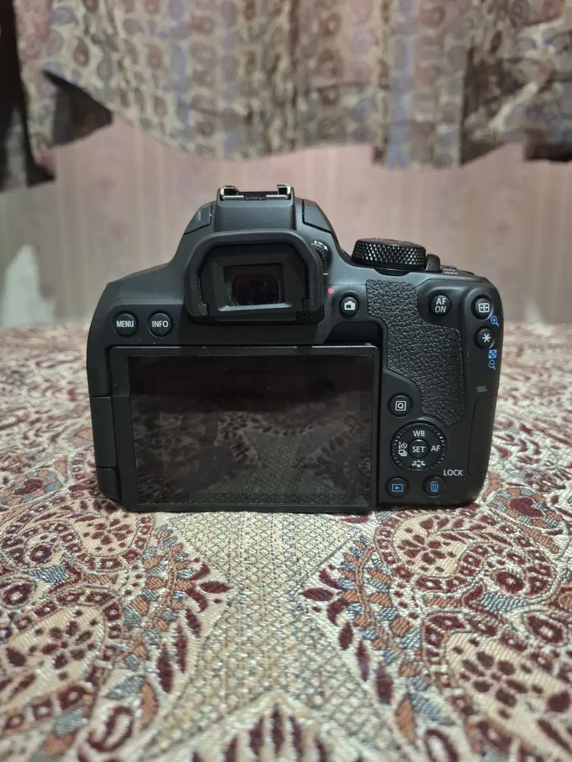 بدنه در حد نو دوربین حرفه ای 850d کنون|دوربین عکاسی و فیلم‌برداری|شیراز, منطقه هوایی شهید دوران|دیوار