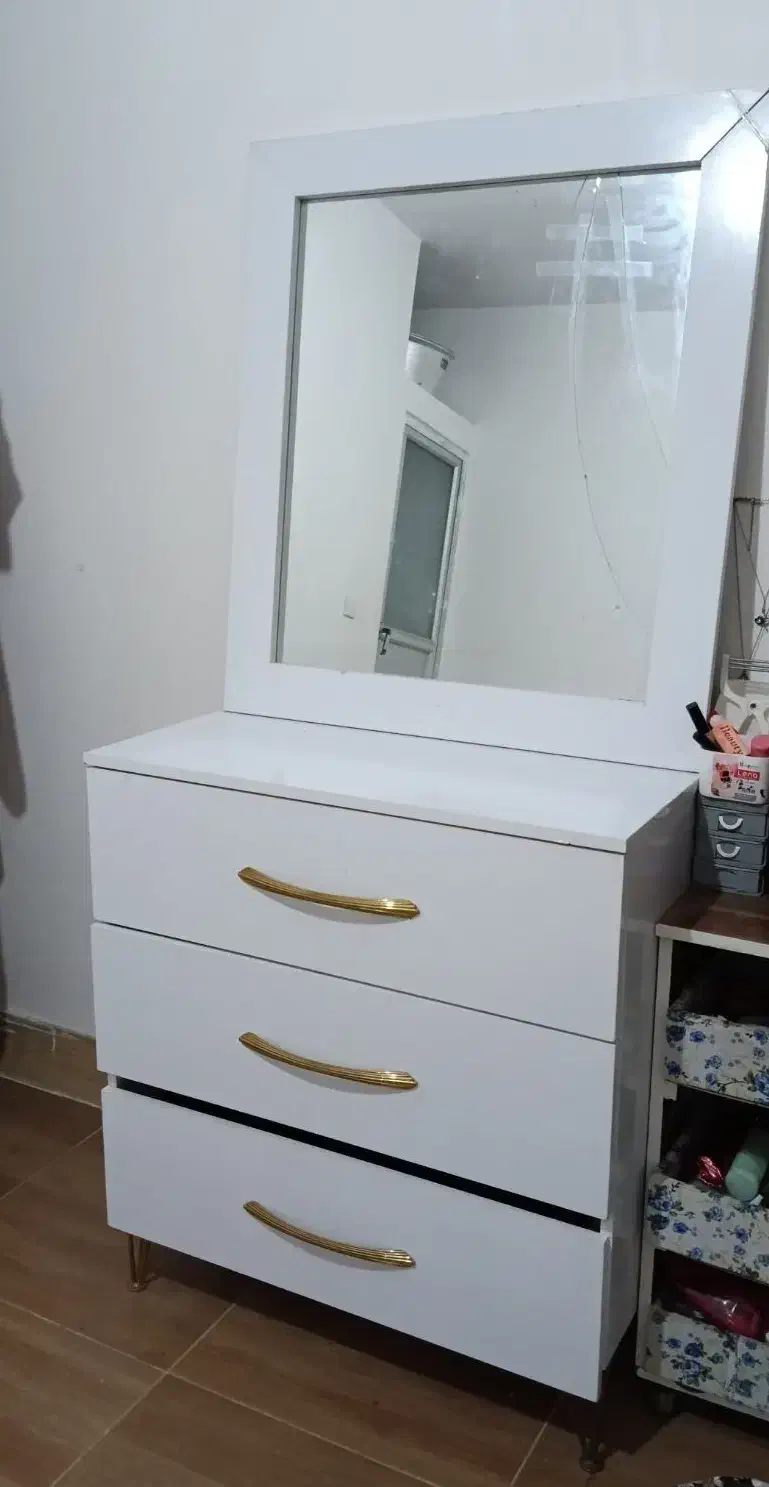 کمد|جاکفشی، کمد، دراور|سبزوار, طبرسی (جعفرآباد)|دیوار