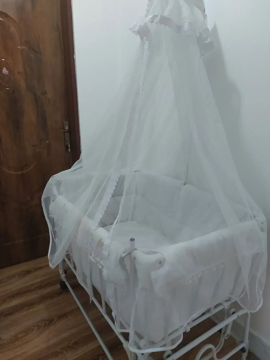 تخت کودک|تخت و صندلی بچه|جم, |دیوار