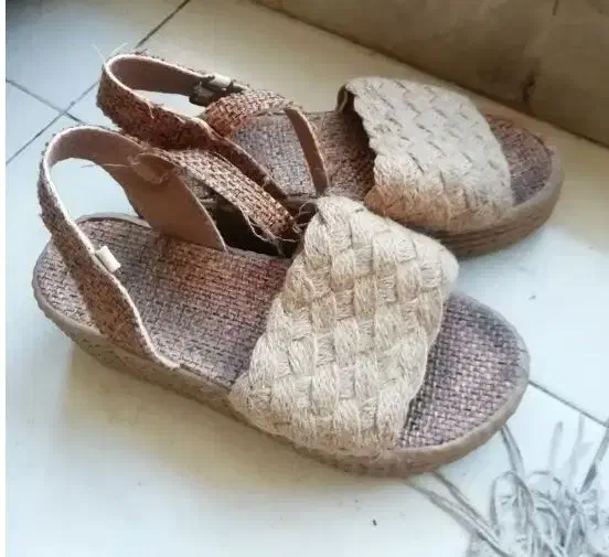 دو جفت کفش تابستانه ،در حد نو و زیبا|کیف، کفش، کمربند|فولادشهر, مسکن مهر فولادشهر|دیوار