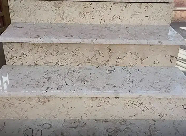 کاشی کاری و پله وخورد کار باقیمت مناسب|خدمات پیشه و مهارت|کاشان, امام خمینی|دیوار