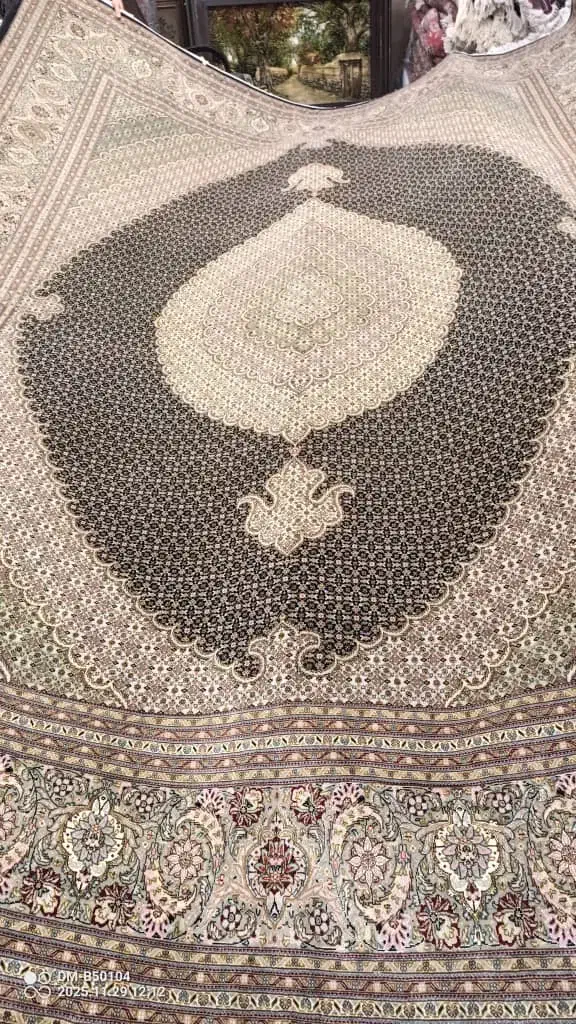 فرش دستباف در حد نو|فرش|همدان, |دیوار