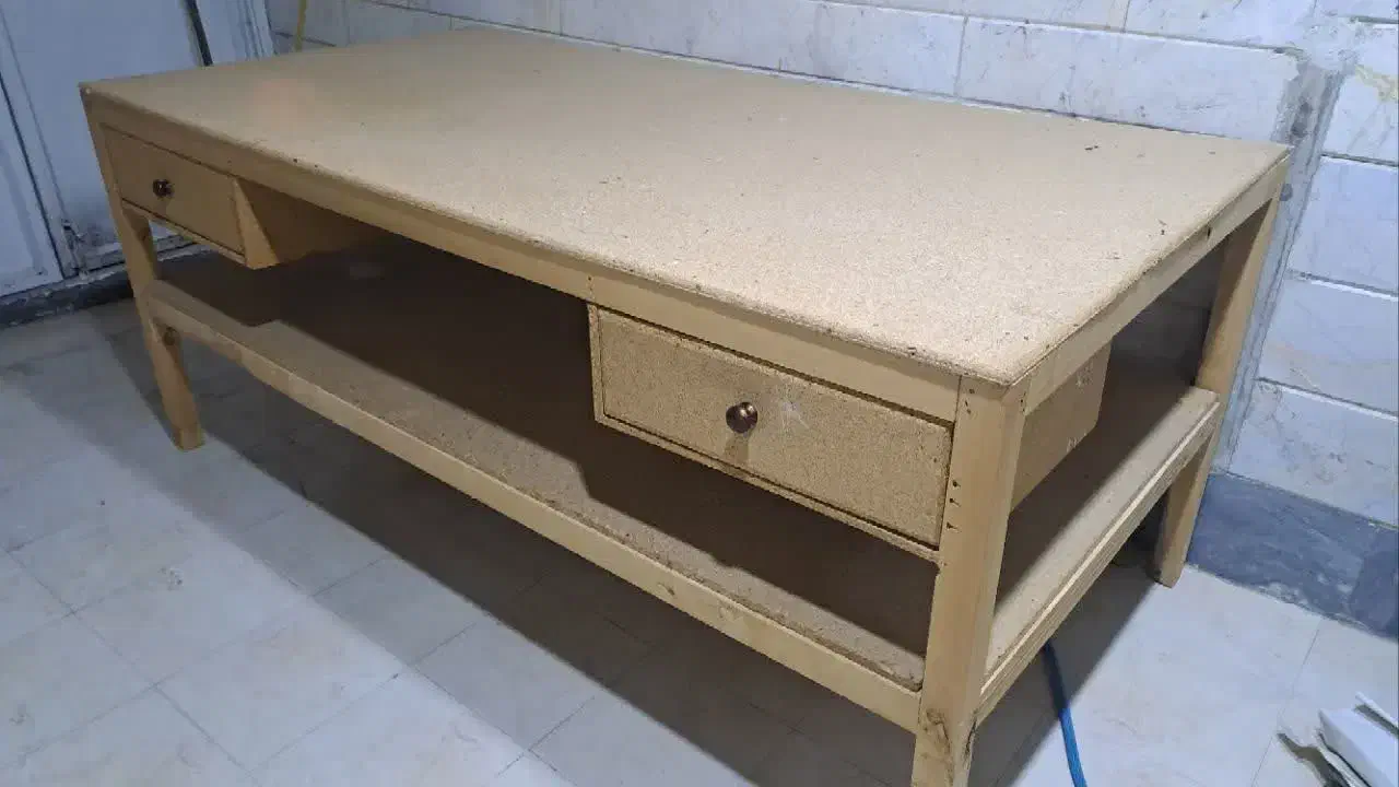 میز چوبی کار|میز تحریر و کامپیوتر|قم, شاه ابراهیم|دیوار