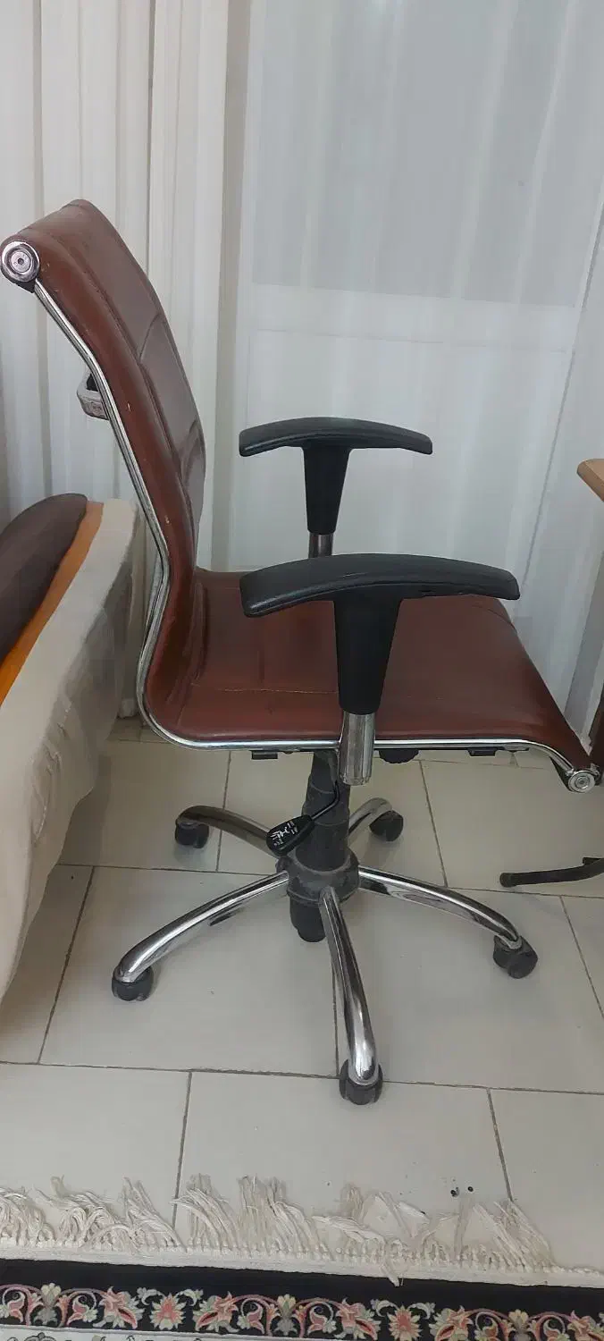 صندلی چرخدار|صندلی و نیمکت|هشتگرد, شهرک آپادانا|دیوار