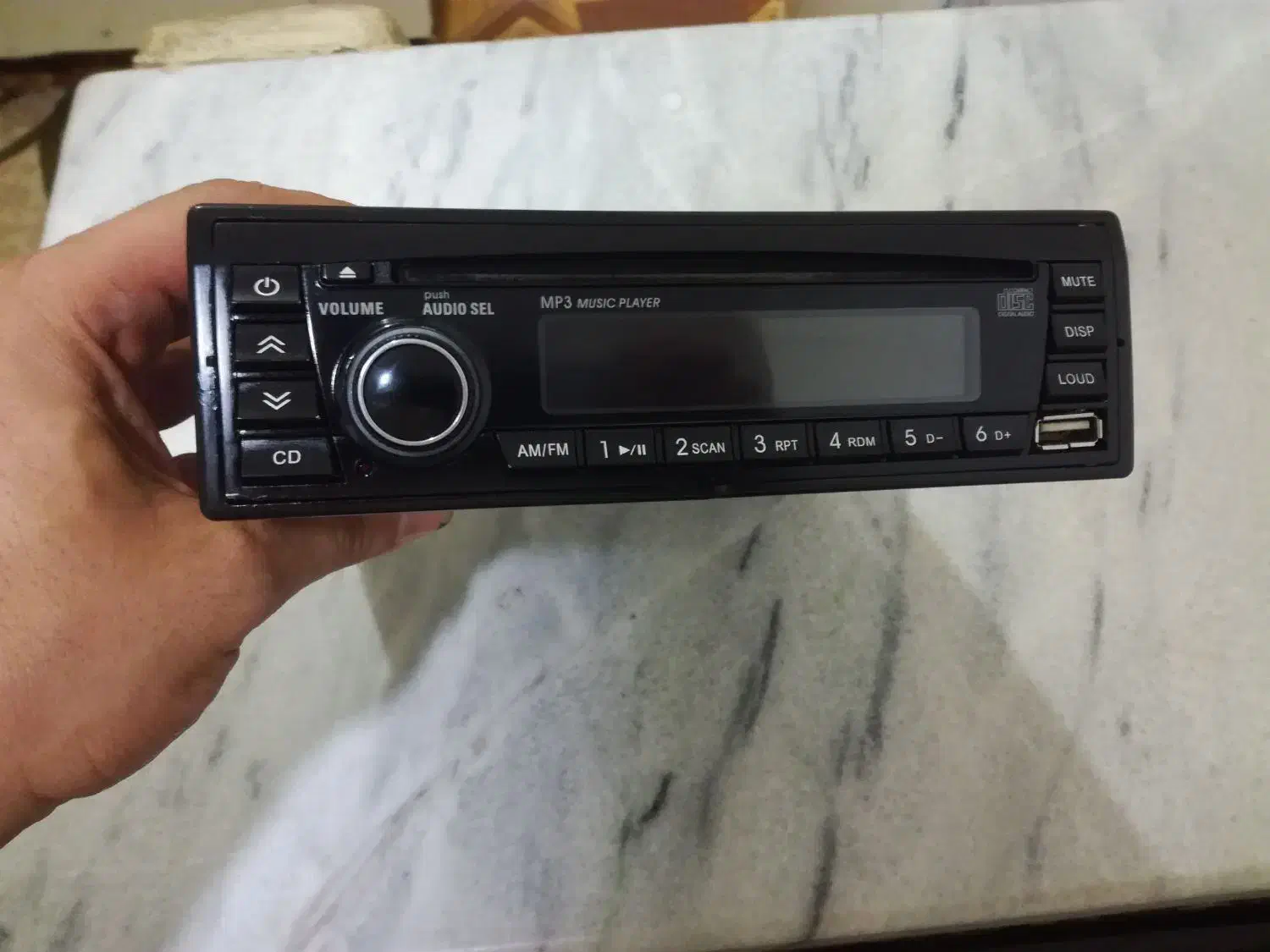 کیف|کیف، کفش، کمربند|قروه, |دیوار