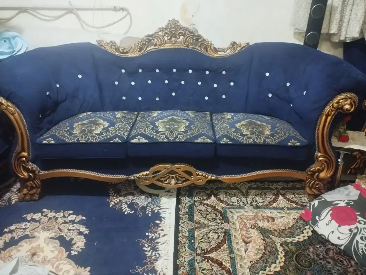 دو دست مبل هفت نفره و هشت نفره|مبلمان خانگی و میز عسلی|اصفهان, ارزنان|دیوار