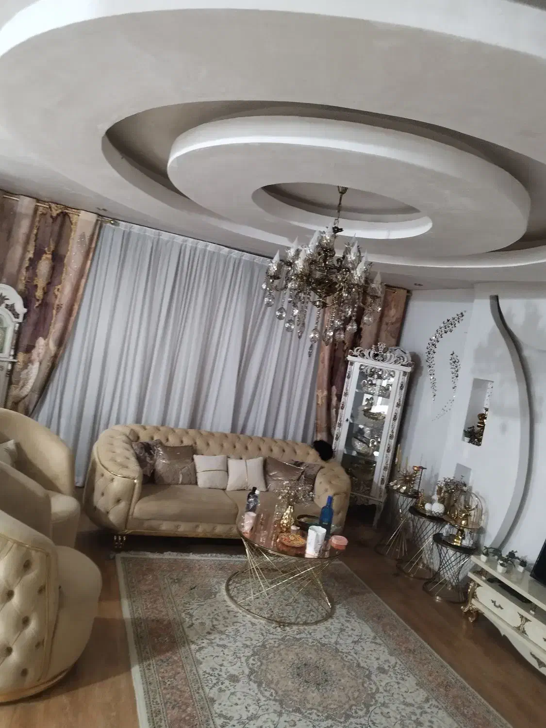 مبلمان 8نفره چستر شرکتی و لوازم منزل  نو|مبلمان خانگی و میز عسلی|کوهسار (البرز), |دیوار