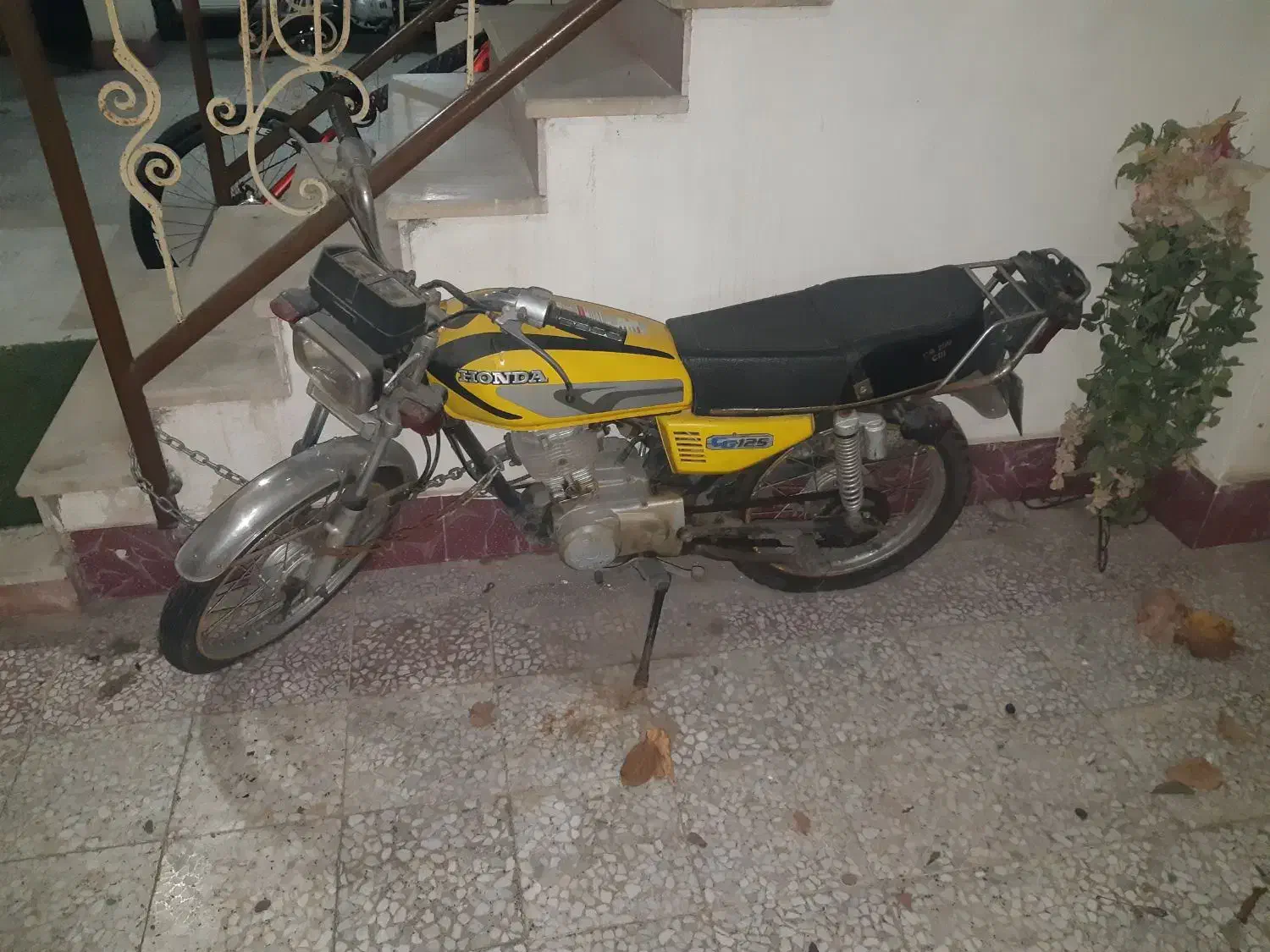 هندا۱۲۵|موتورسیکلت|رشت, استقامت ۲|دیوار