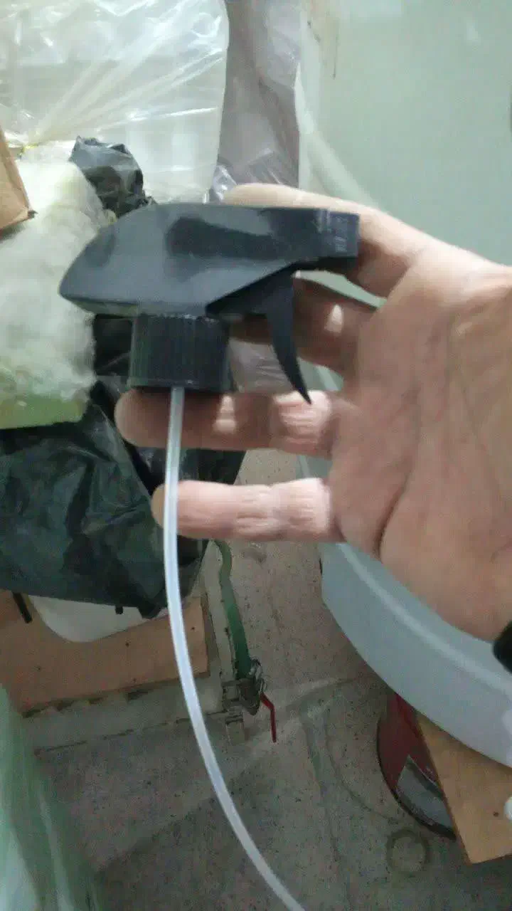 تریگر وبطری|مواد شوینده و دستمال کاغذی|شاهین‌شهر, گرگاب|دیوار