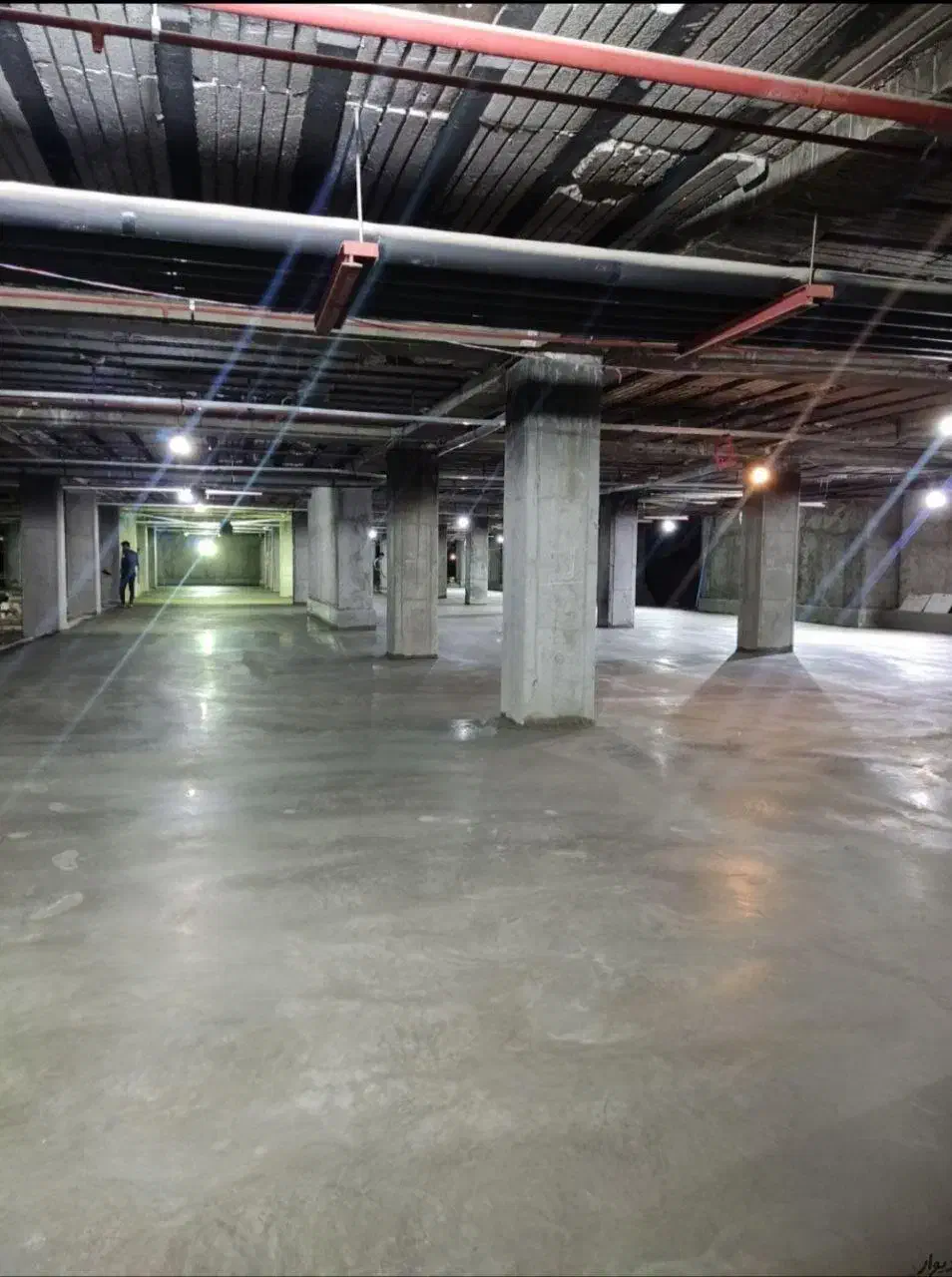 بتن ریزی کف با ماله پروانه ای و تراز لیزری|خدمات پیشه و مهارت|زنجان, |دیوار