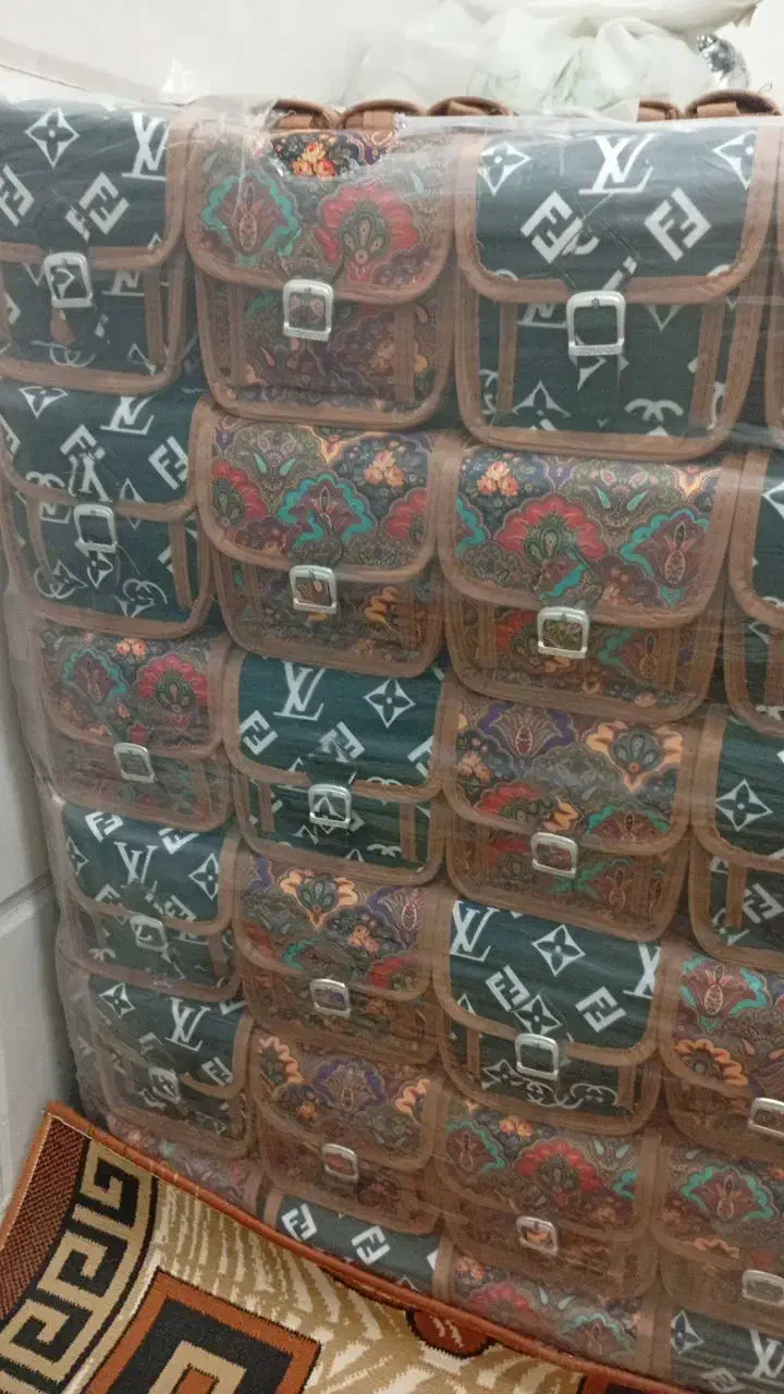 کیف دخترانه|کیف، کفش، کمربند|قم, حقیقت|دیوار