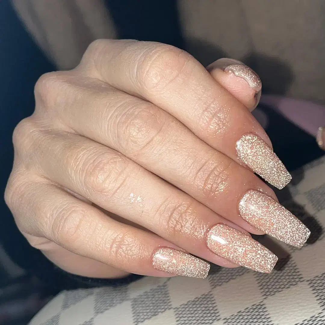 کاشت ناخن|خدمات آرایشگری و زیبایی|جیرفت, |دیوار