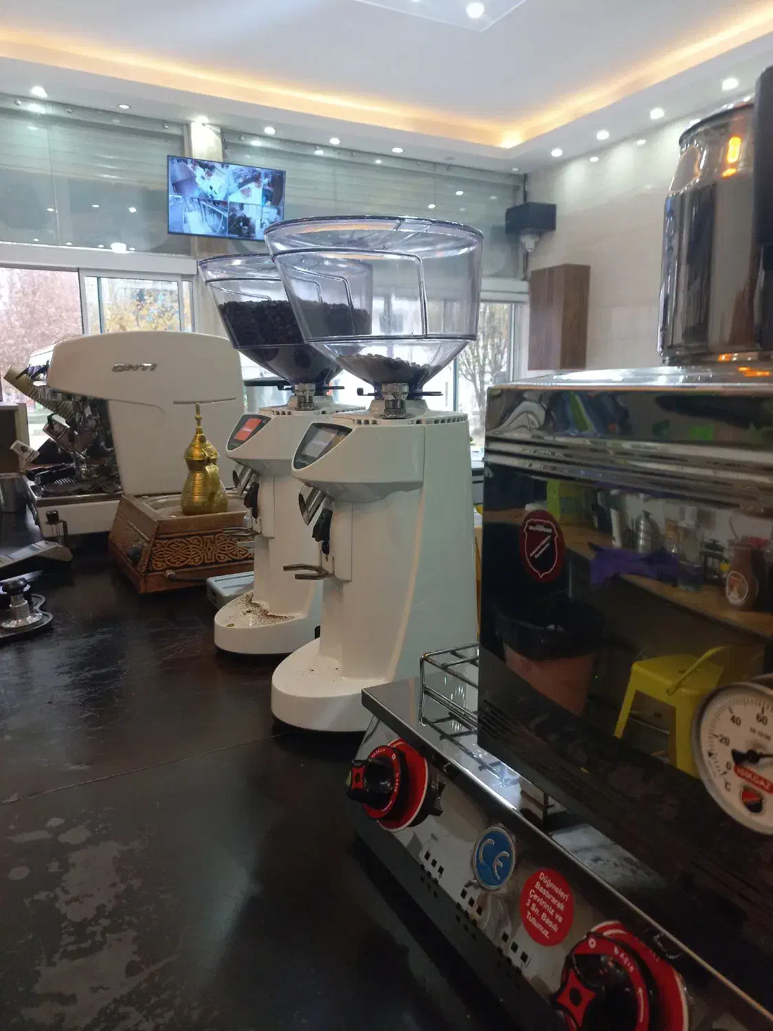 همکار خانم در قهوه فروشی|استخدام خدمات فروشگاه و رستوران|هشتگرد, شهرک بعثت|دیوار