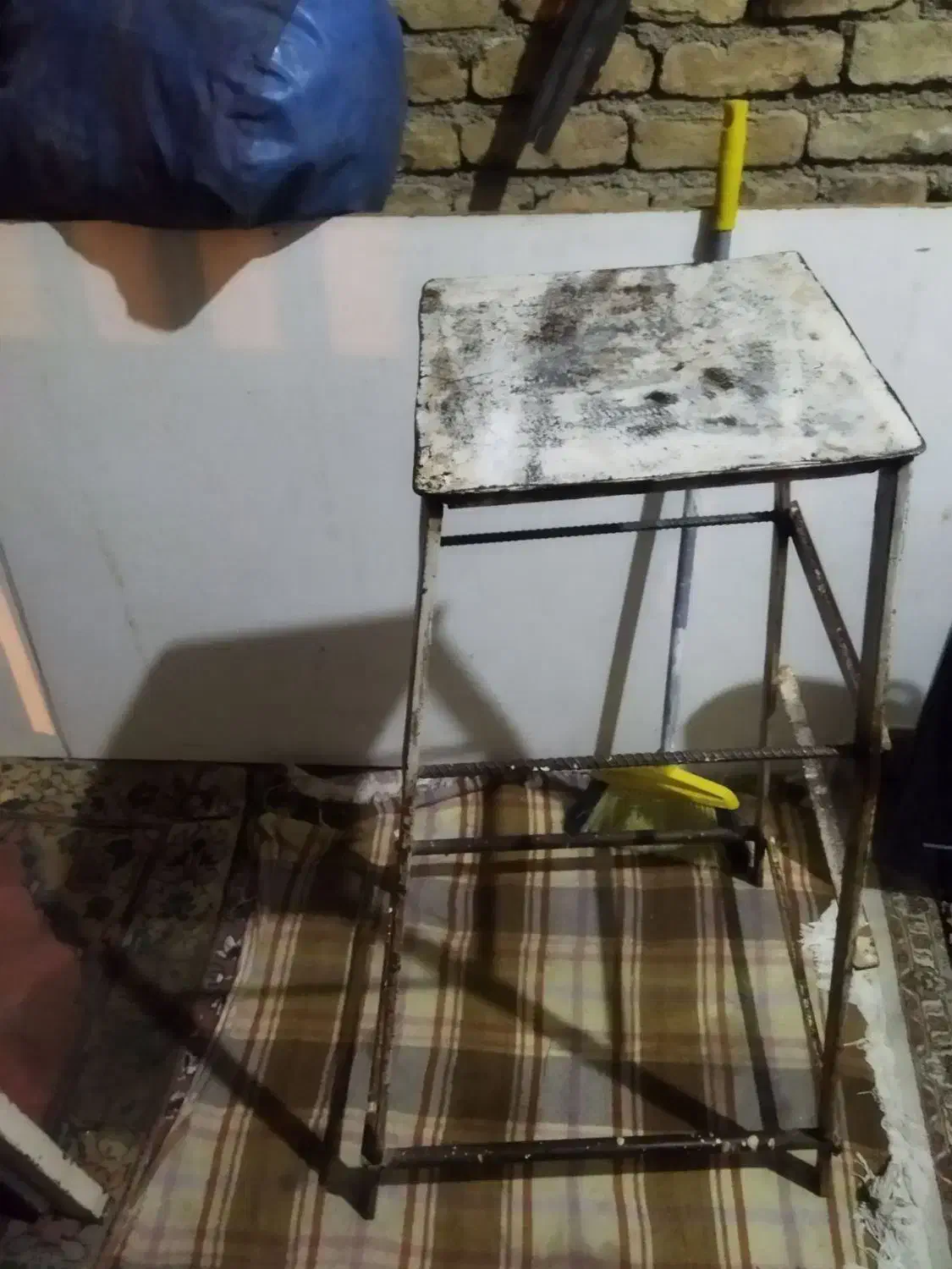 دوتا ۴ پایه فلزی|آب‌چکان و نظم‌دهنده ظروف|قدس, شهر‌قدس|دیوار