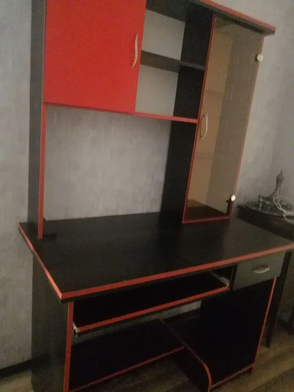 میز کامپیوتر کتابخانه دار سالم|میز تحریر و کامپیوتر|خوی, |دیوار