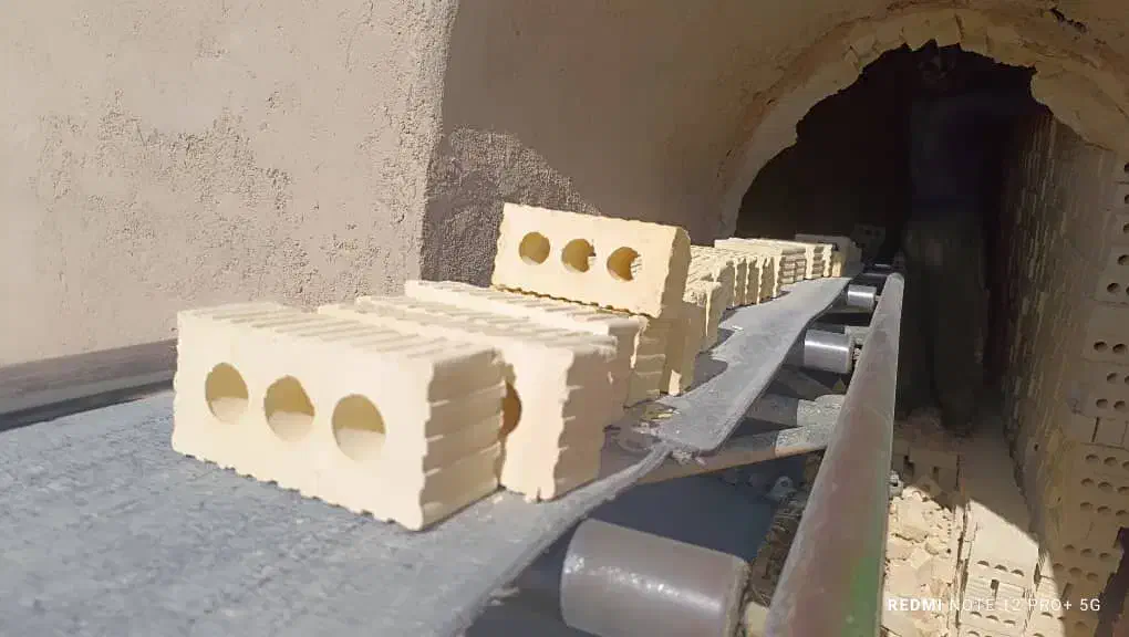 فروش آجر سه گل درجه یک زرین سفال شاهسون|مصالح و تجهیزات ساختمان|نی‌ریز, |دیوار