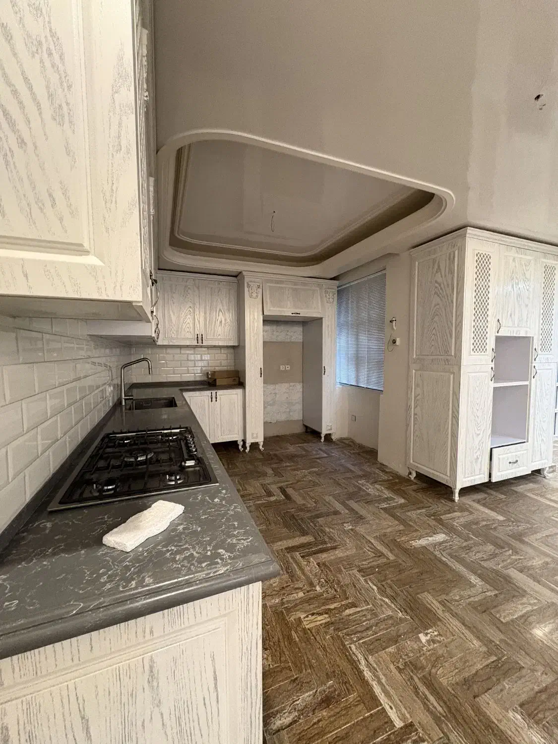 ۱۴۰متری در زعفرانیه سعداباد/تکواحدی/تراس ویو مشجر