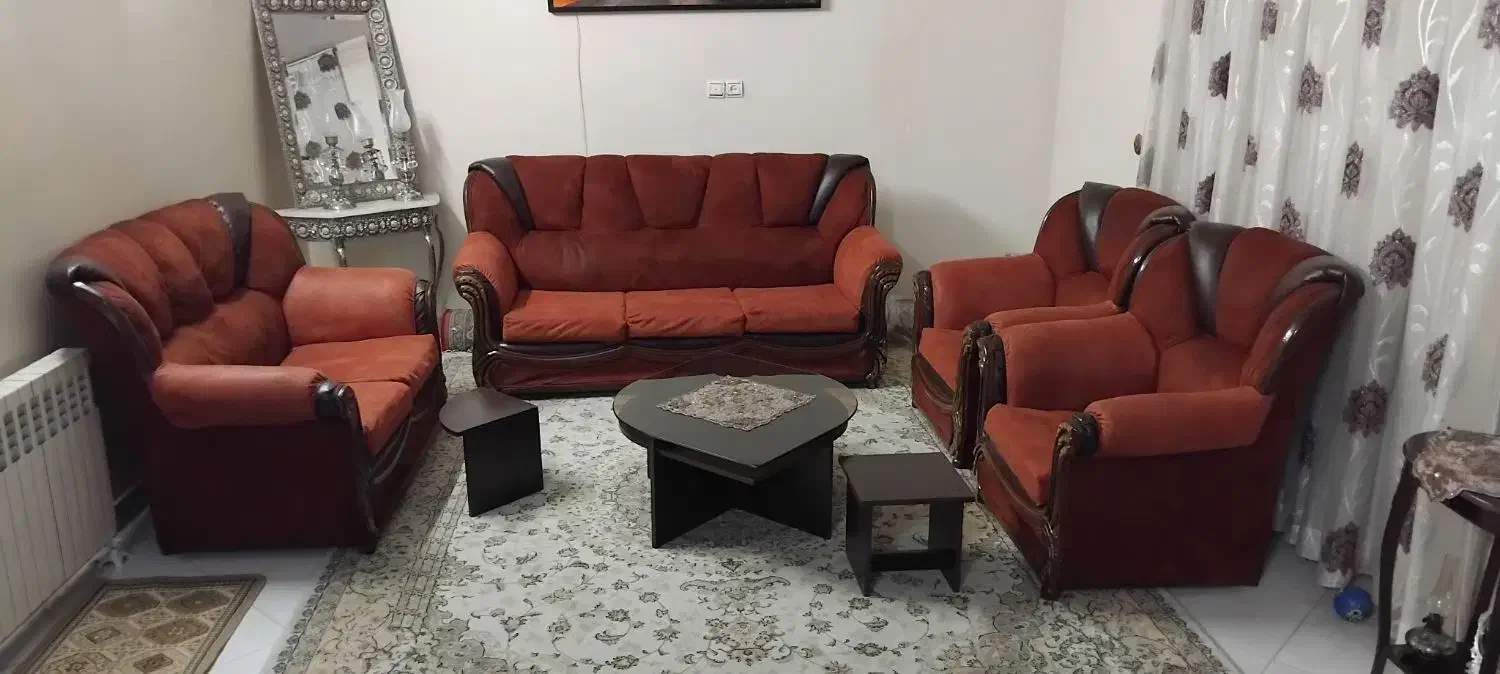 مبل راحتی ۷ نفره و میز وسط و میز نهار خوری ۴ نفره.|مبلمان خانگی و میز عسلی|کوهسار (البرز), |دیوار