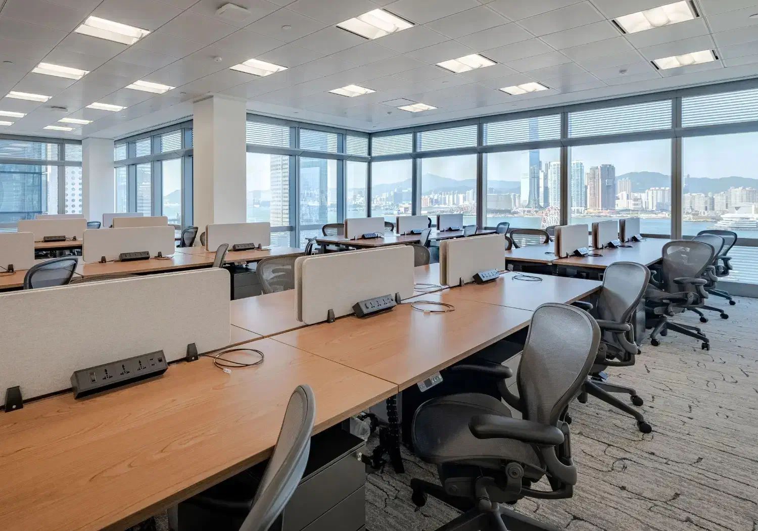 آقا مسلط به نصب بازی پلی استیشن و نرم افزار|استخدام رایانه و فناوری اطلاعات|رشت, رودباری|دیوار