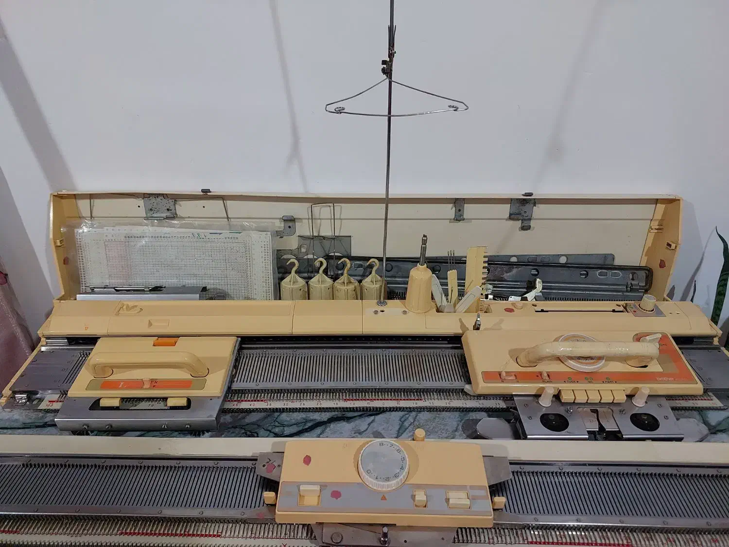 دستگاه بافتنی|لوازم خیاطی و بافتنی|مرند, |دیوار