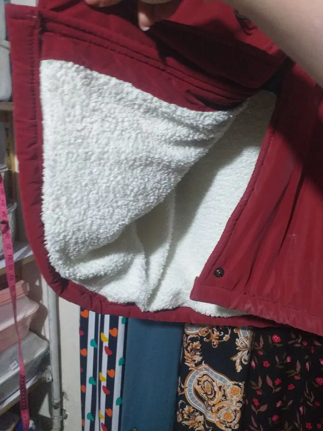 کاپشن|لباس|کرمانشاه, |دیوار